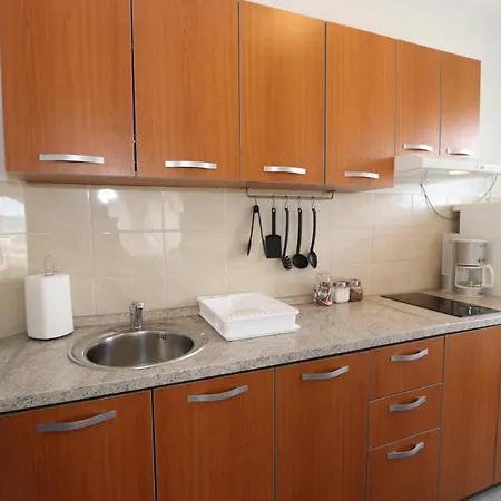 New Belville, Parking 5 Evra Dan * Belgrád