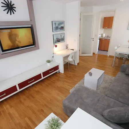 New Belville, Parking 5 Evra Dan * بلغراد